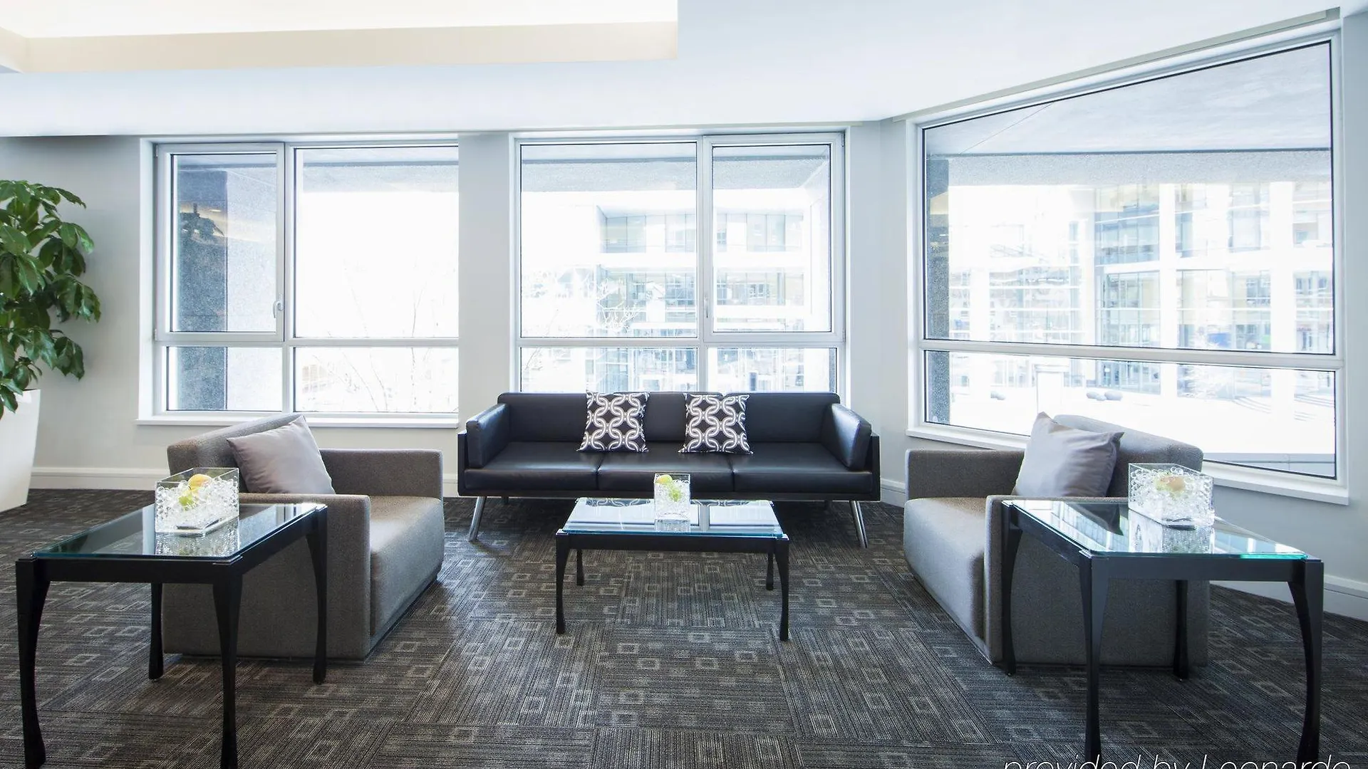 *****  Warwick Le Crystal - Montreal Hotel Canada