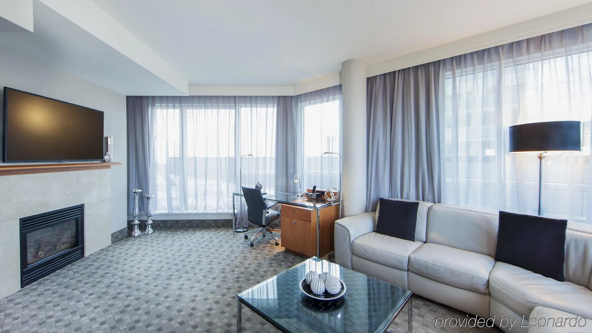 Warwick Le Crystal - Montreal Hotel Canada