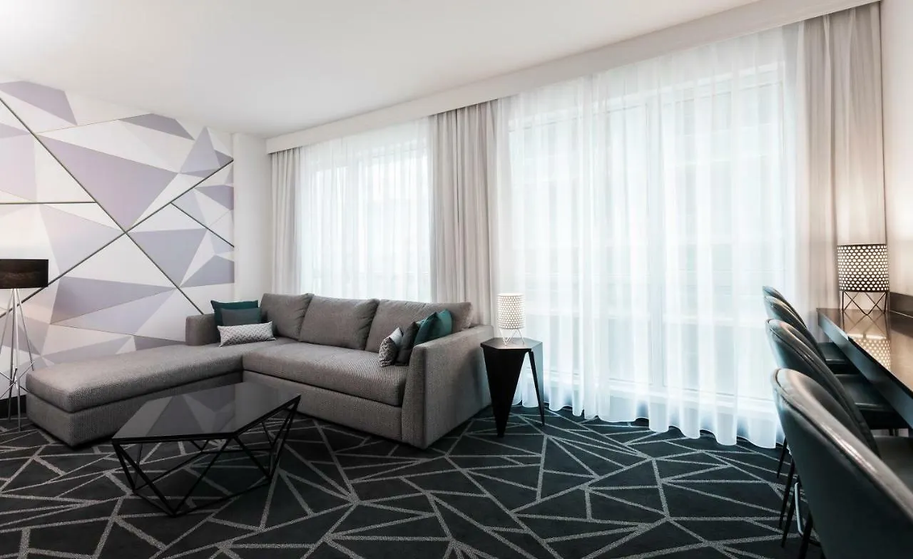 Warwick Le Crystal - Montreal Hotel