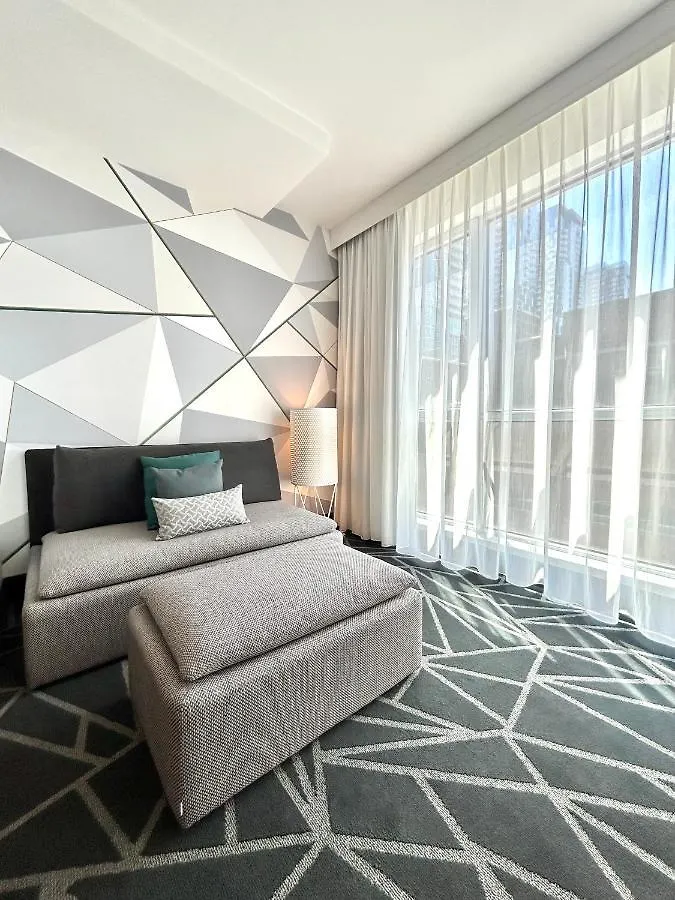 Warwick Le Crystal - Montreal Hotel 5*,  Canada