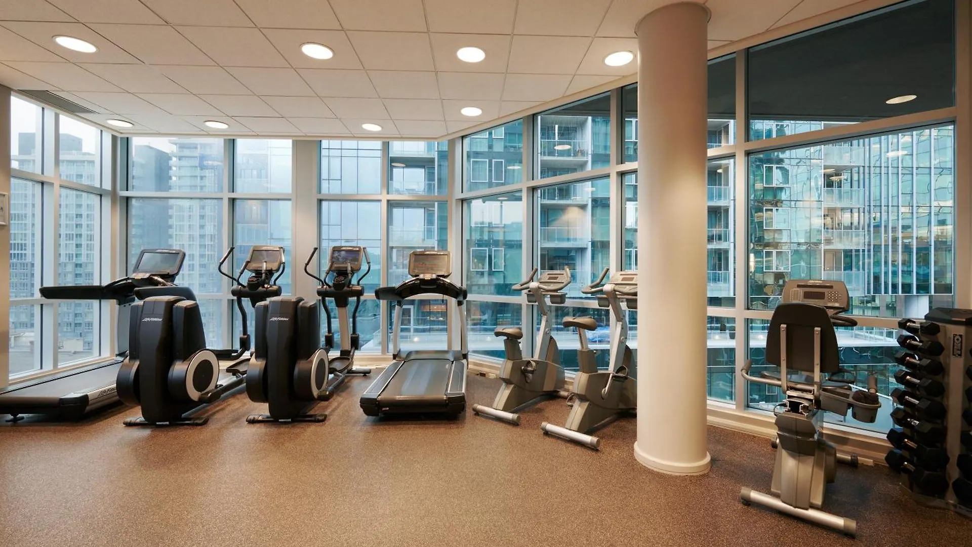 Warwick Le Crystal - Montreal Hotel