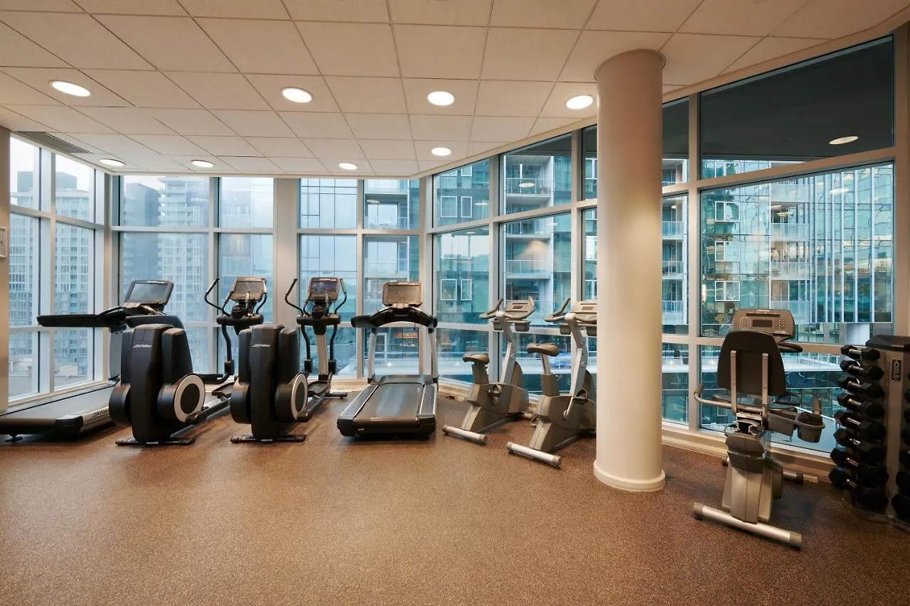 Warwick Le Crystal - Montreal Hotel
