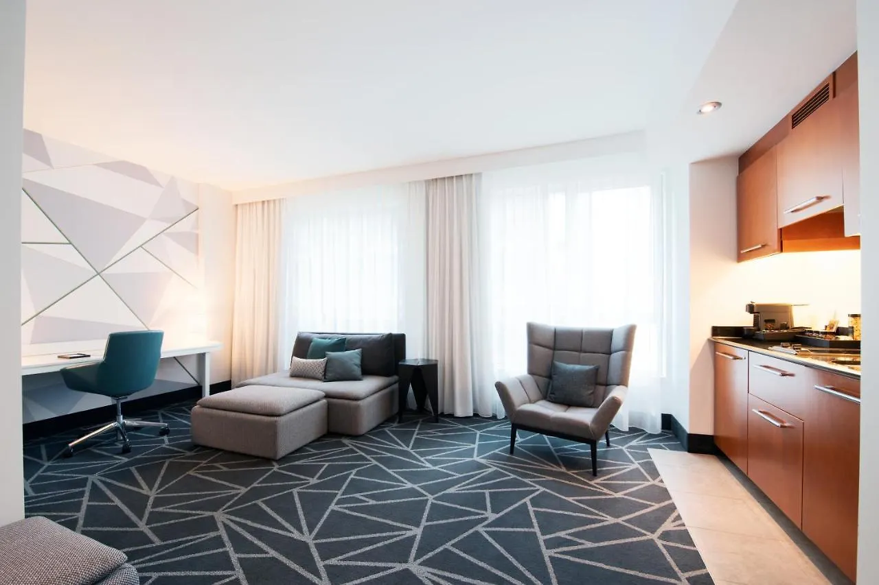 Warwick Le Crystal - Montreal Hotel