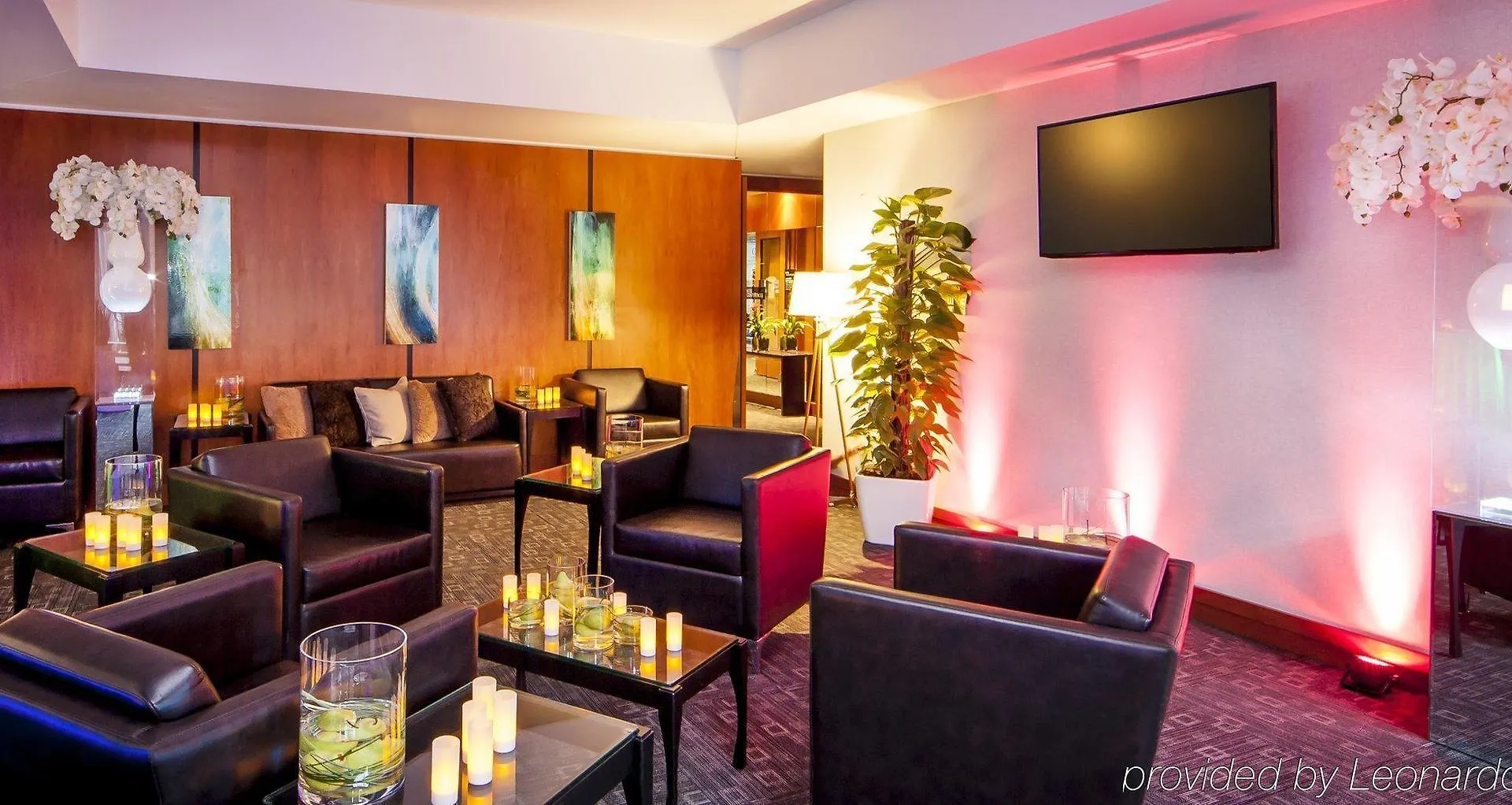 Warwick Le Crystal - Montreal Hotel