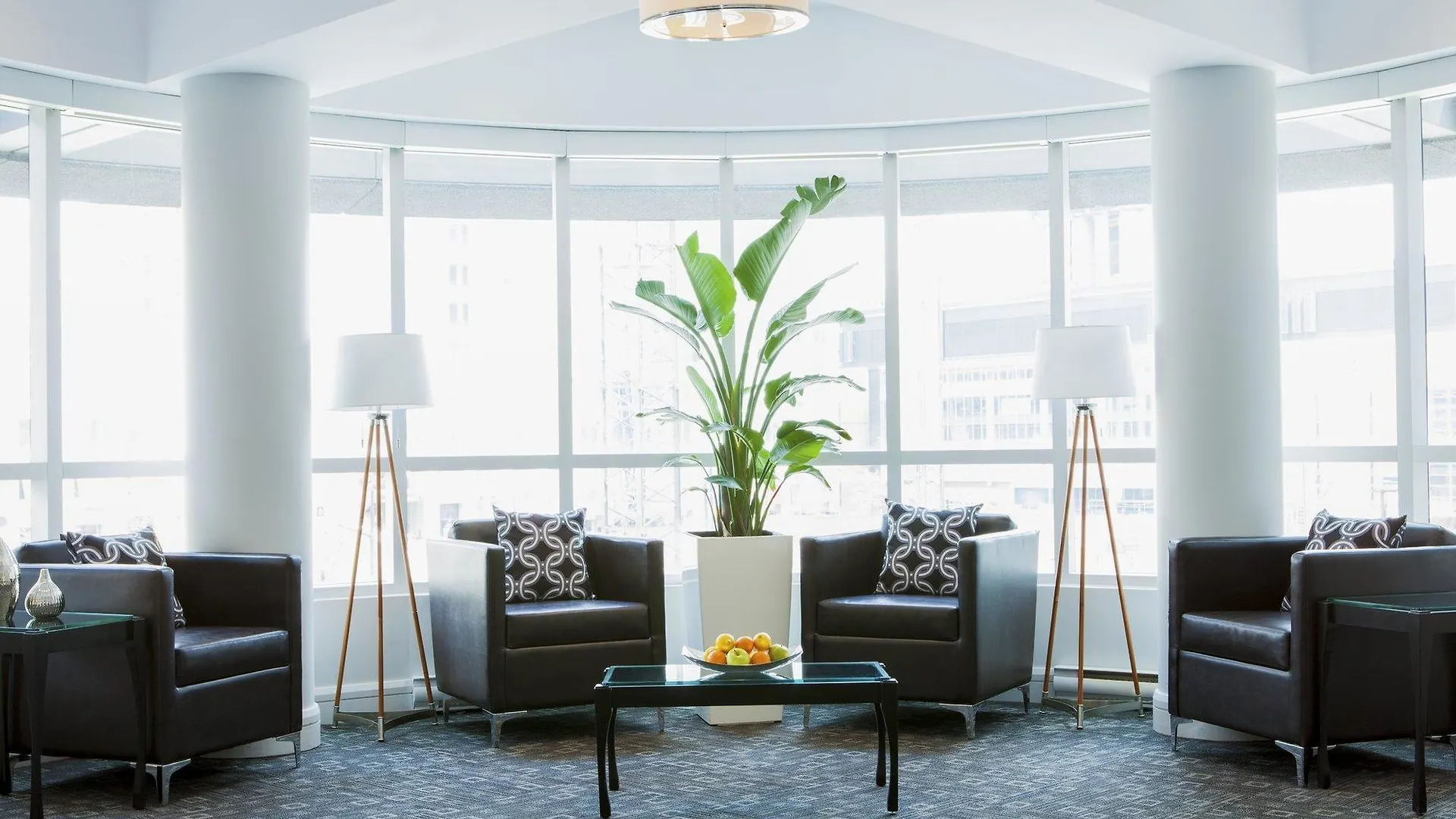 Warwick Le Crystal - Montreal Hotel