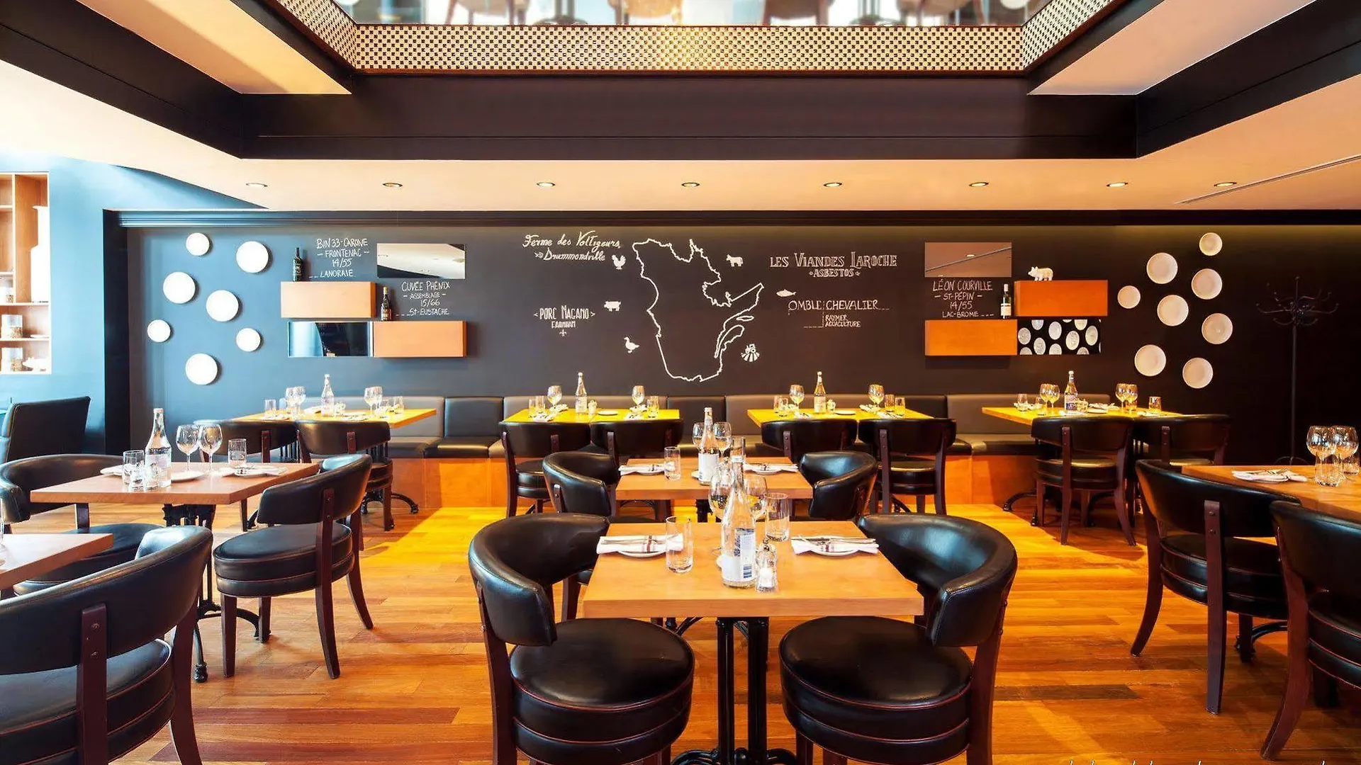 Warwick Le Crystal - Montreal Hotel