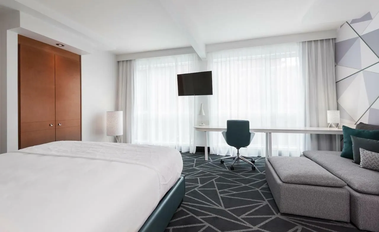 *****  Warwick Le Crystal - Montreal Hotel Canada