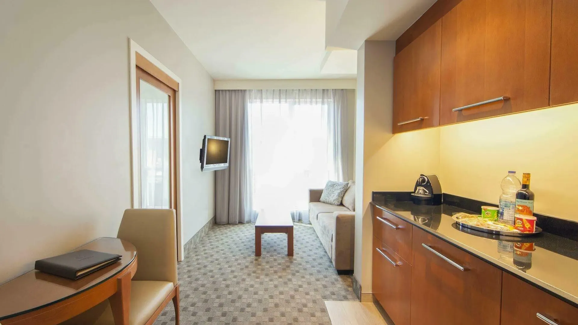 Warwick Le Crystal - Montreal Hotel