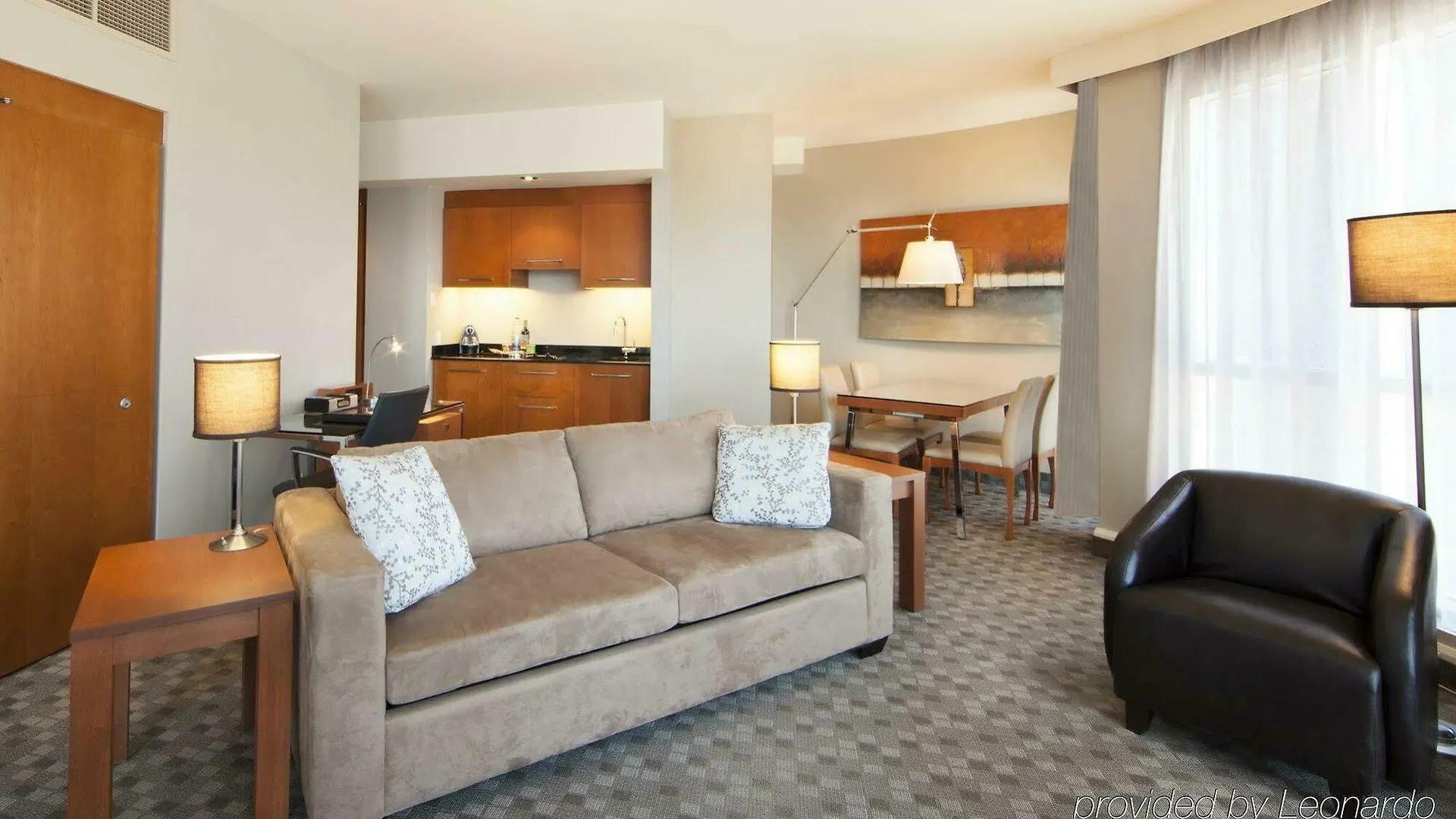 Warwick Le Crystal - Montreal Hotel 5*,